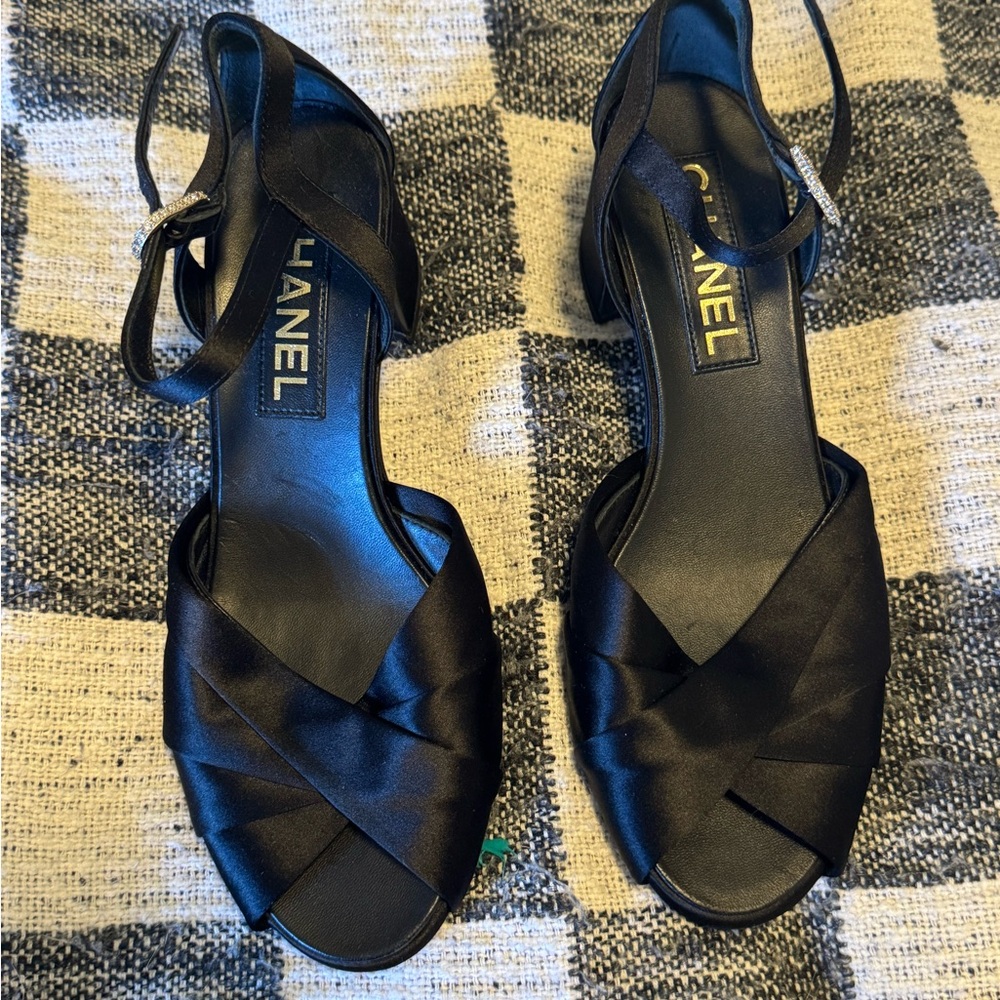 Chanel shoes size 36 1/2 or US 6.5. Good condition worn only a couple of times
